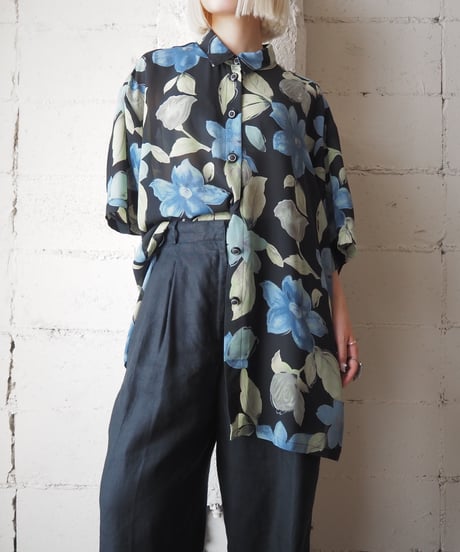 Flower Pattern Sheer Shirt NVGNBL