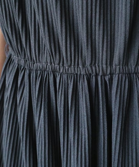 Pleated Design Dress BK