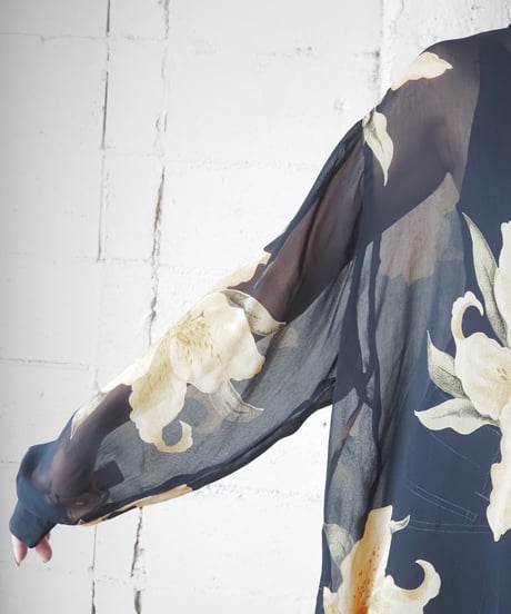 L/S Flower Pattern Sheer Shirt BK YE