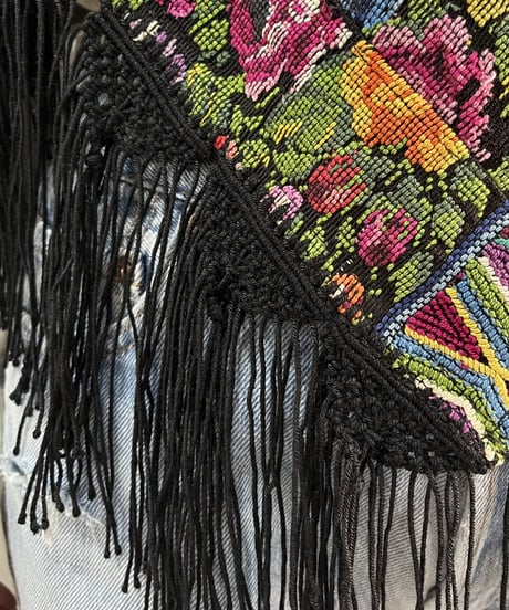 Flower Pattern Gobelin Fringe Collar BK