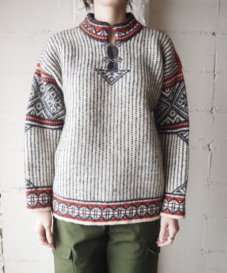 Nordic Front Design Sweater WHBKRE