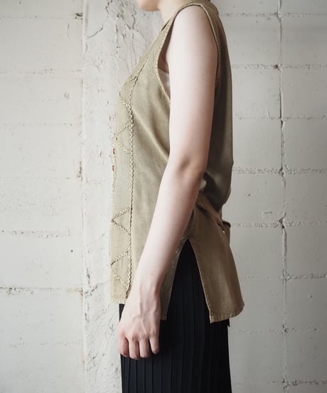 Embroidery Sleeveless Shirt KA