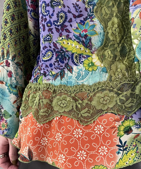 Frill Lace Design Psychedelic Blouse GNPUR
