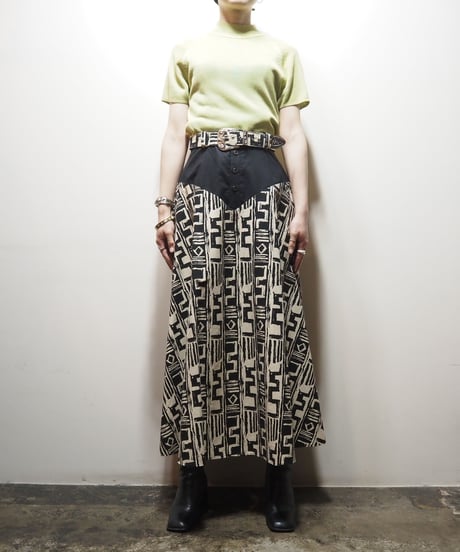 Yoke Waist Pattern Skirt BK