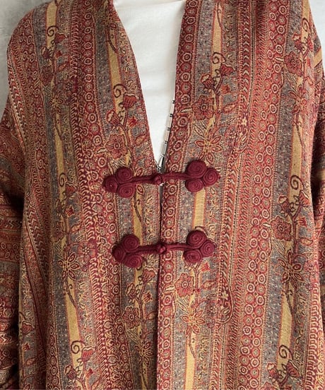 Ethnic Pattern China Button Gawn BR
