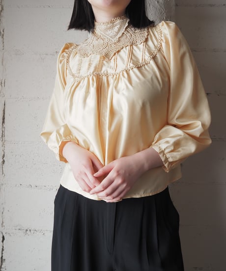 1970's Crochet Lace Collar Pintuck Blouse YEBE