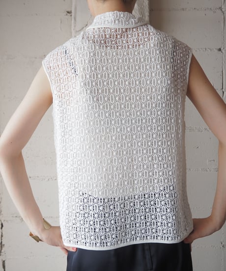 Embroidery Sleeveless Shirt WH