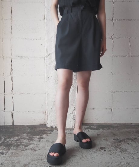 Tuck Shorts BK