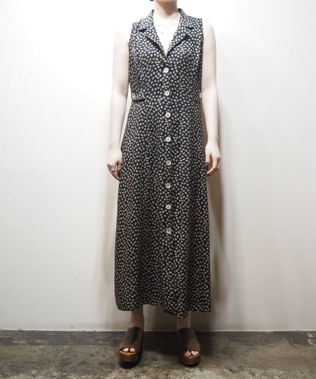 Back Open Pattern Sleeveless Dress BK WH