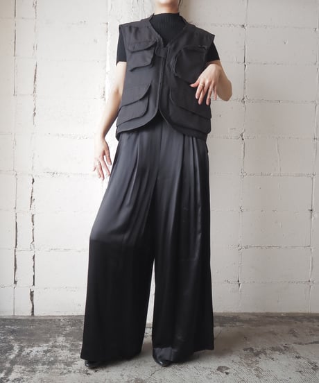 Many Pocket Tech Vest BK