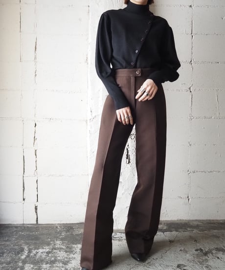 Diagonal Button Puff Sleeve Knit BK