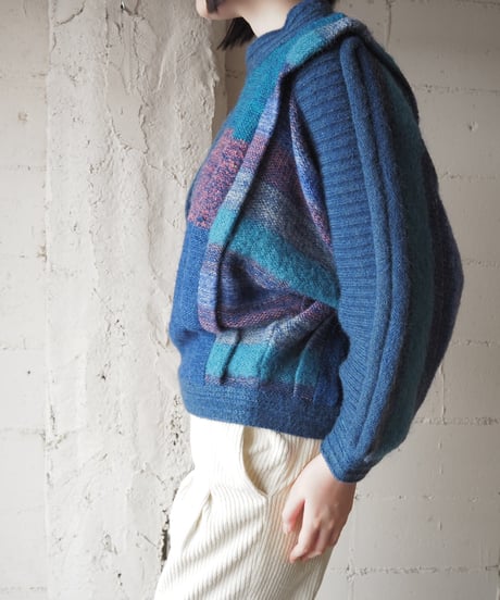 Color-Block Dolman Sleeve Sweater BL