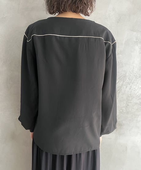 Boat Henry Neck Blouse BKBE