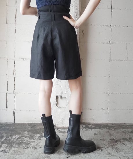 Linen Tuck Short Pants BK