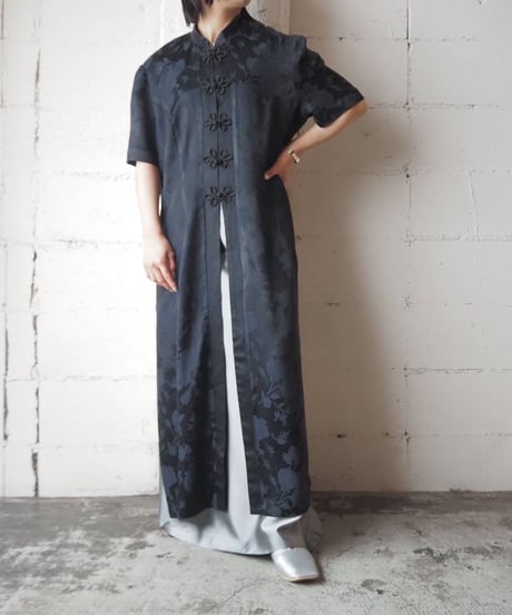 S/S Side Slit China Gown BK