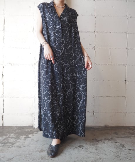 Hand Drawing Pattern Open Collar Dress BK