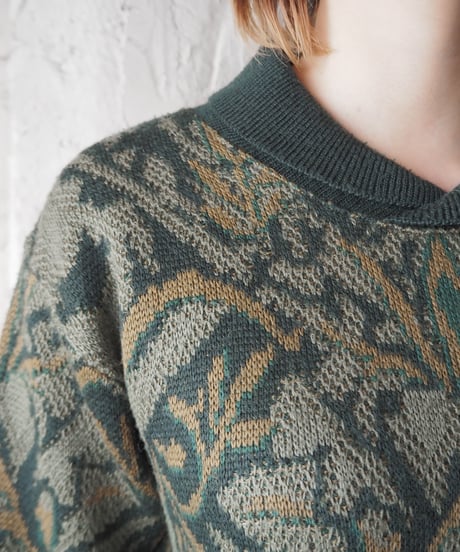Arabesque Pattern Shaul Collar Sweater GN
