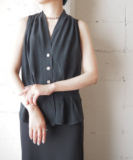 Sleeveless Shell Button Blouse BK