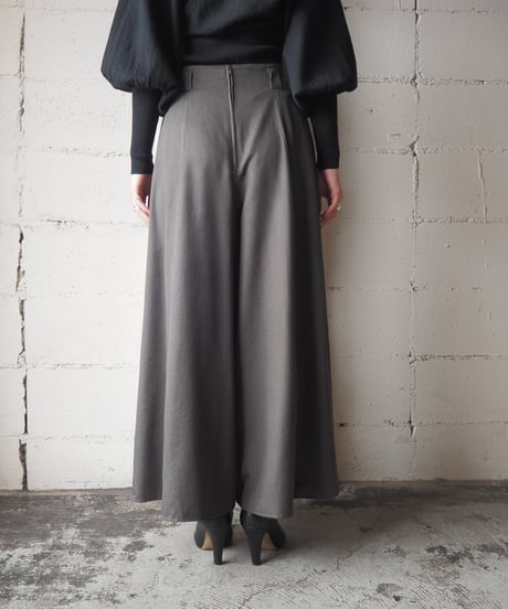 Front Button Design Gaucho Pants GR