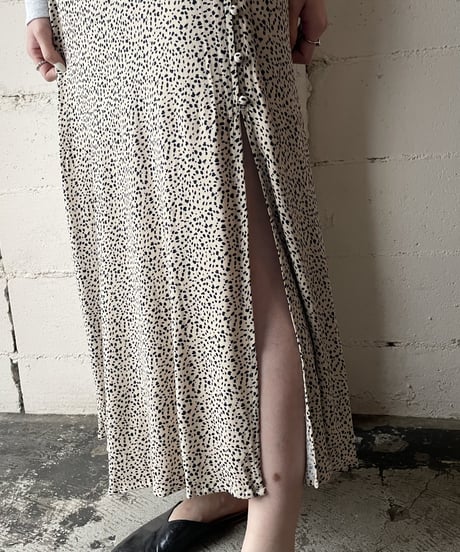Side Button Dot Skirt BEBK