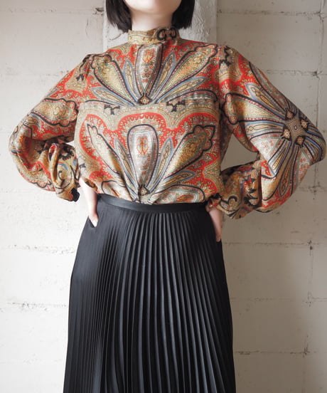 1960-70's Paisley Blouse  BL YE BK RE GN