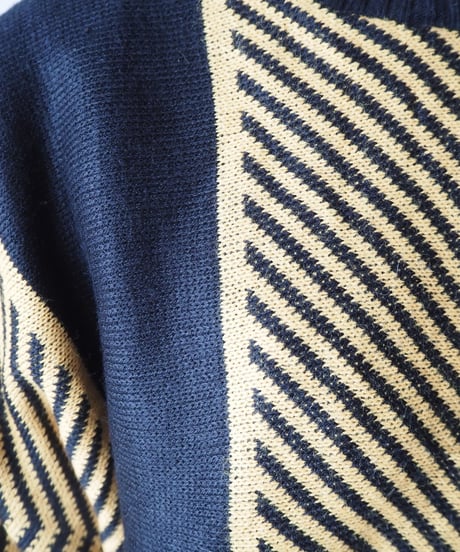 Dolman Sleeve Geometric Pattern Knit BKYE
