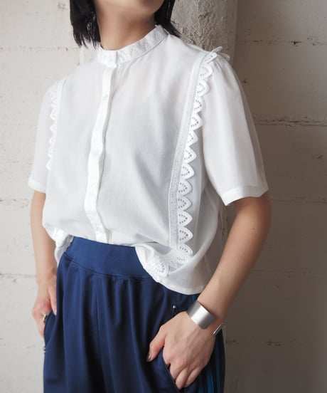Cropped Band Collar Lace Blouse WH