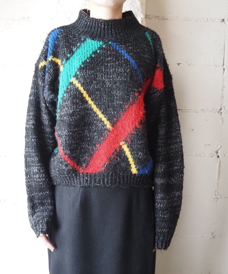 Mockneck Line Design Sweater BK