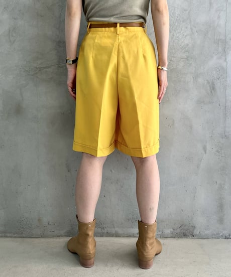 Tuck Short Pants YE