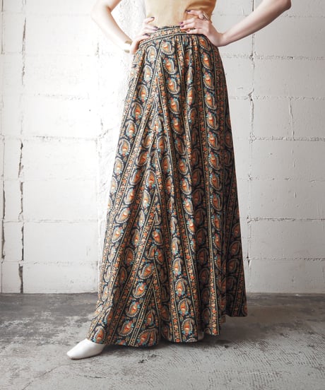 1960-1970's Paisley Long Skirt BKORBL