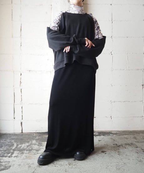 Remake Cut Out Shoulder Short Sweat BK