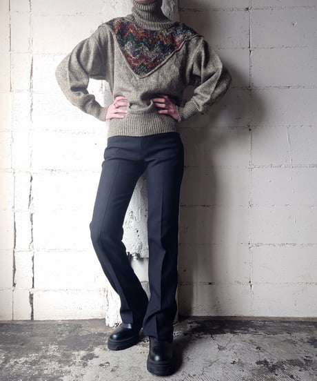 Turtle Design Collar Knit BEBR