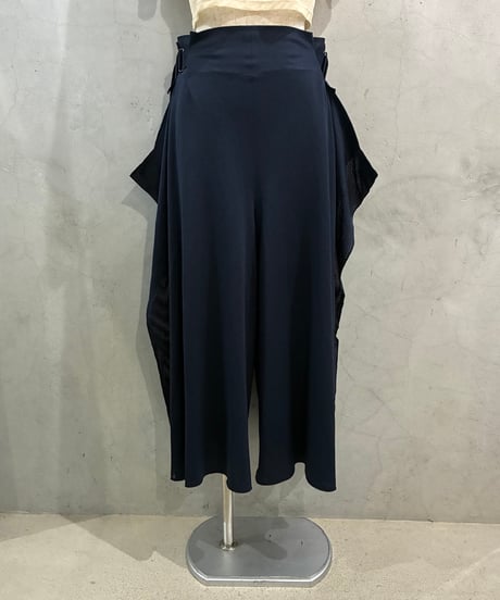 1325. ISSEY  MIYAKE Side Belted Wide Pants NV