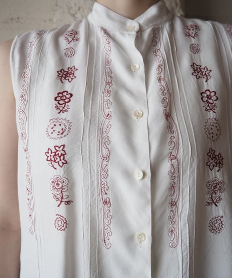 1970's Flower Embroidery Blouse  WH
