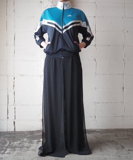 NIKE Logo Sleeve Track Jacket BLBKWH