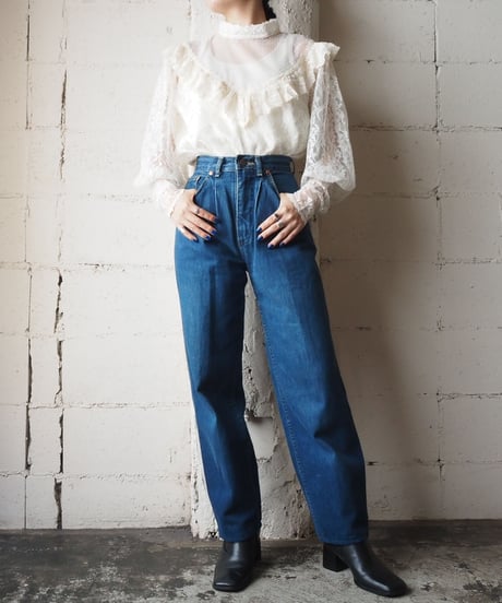 Lace Frill Back Button Brouse WH