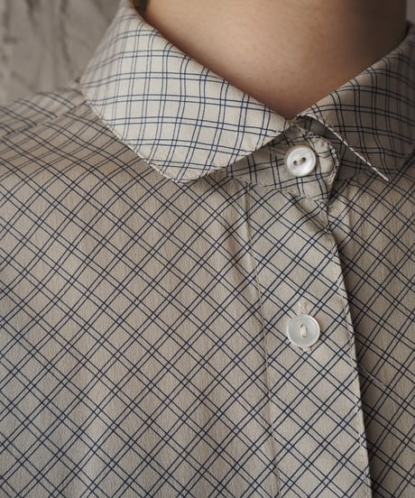 Check Pattern Volume Sleeve Blouse IVNV
