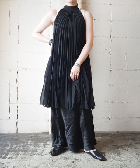 American Sleeve Pleated Seethrough Dress BK
