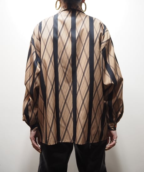 Line Pattern Open Collar Shirt BEBK