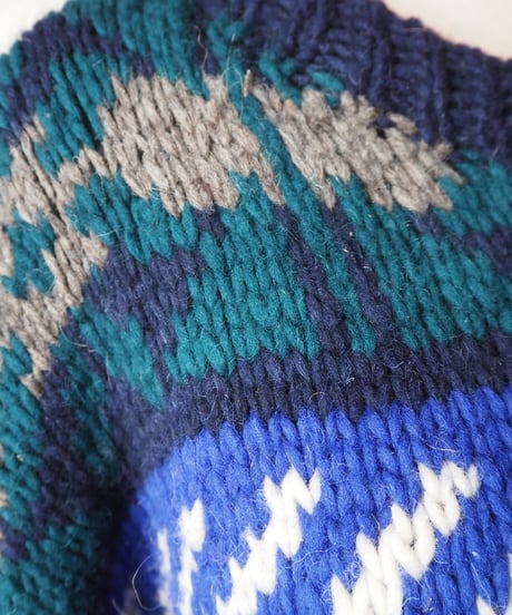 Big Sihouette Pattern Knit BLGN