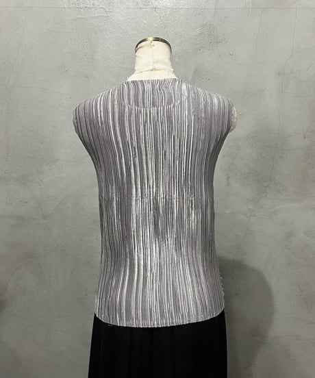 Front Design Pleated Cutsewn SV