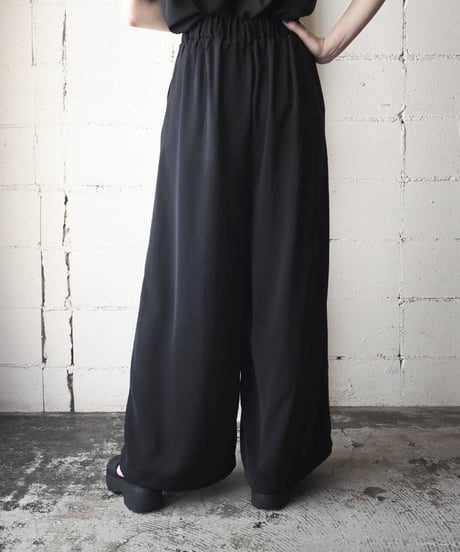 Tuck Wide Pants BK