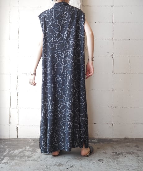 Hand Drawing Pattern Open Collar Dress BK