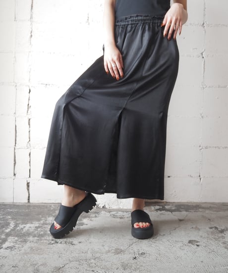 Slit Satin Skirt BK