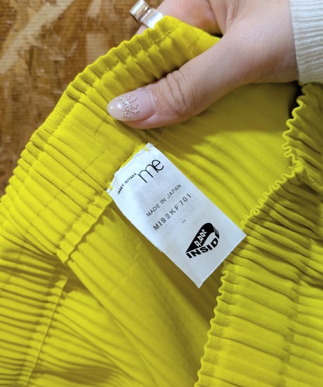 me ISSEY MIYAKE Pleated Pants YE