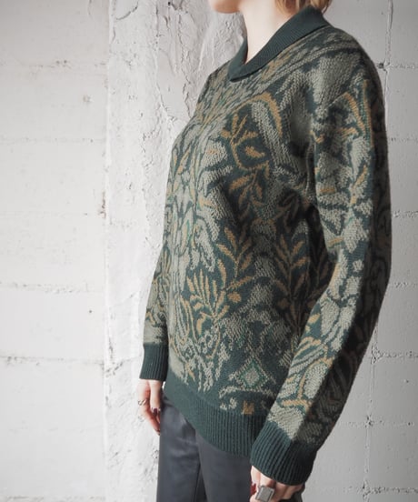 Arabesque Pattern Shaul Collar Sweater GN
