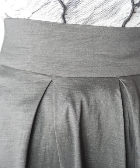 Fishtail Tuck Flare Skirt BK