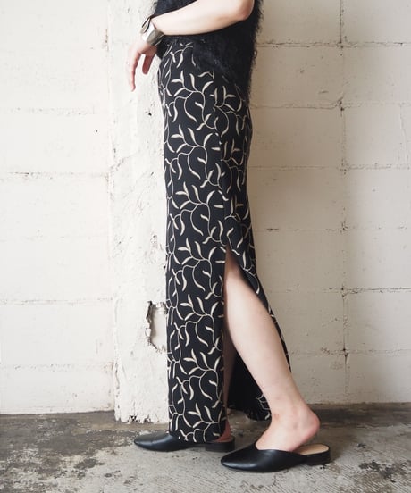 Leaf Pattern Side Slit Skirt BK IV
