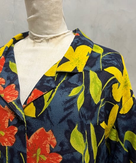 Open Collar Flower Pattern Dress NVGNYE
