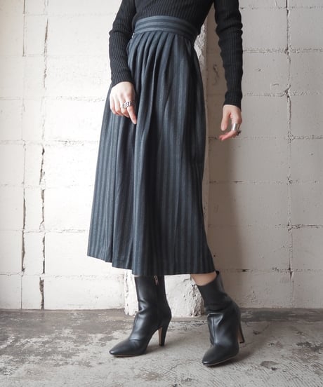 Stripe Tuck Flare Skirt BKGR